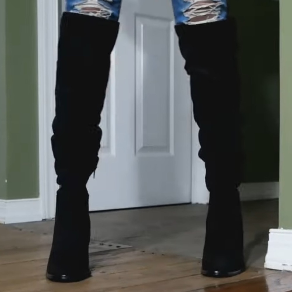 Vince Camuto suede over the knee boots - Picture 3 of 3